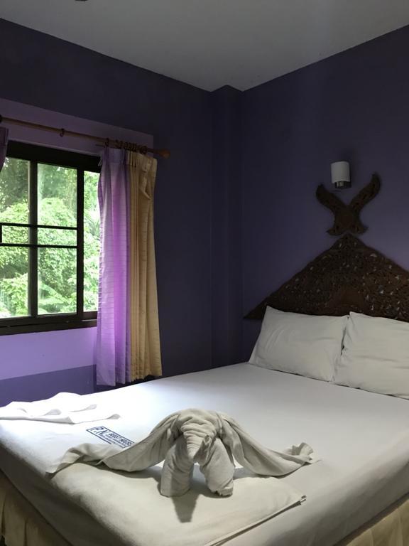 P.N. Guesthouse Krabi town Buitenkant foto