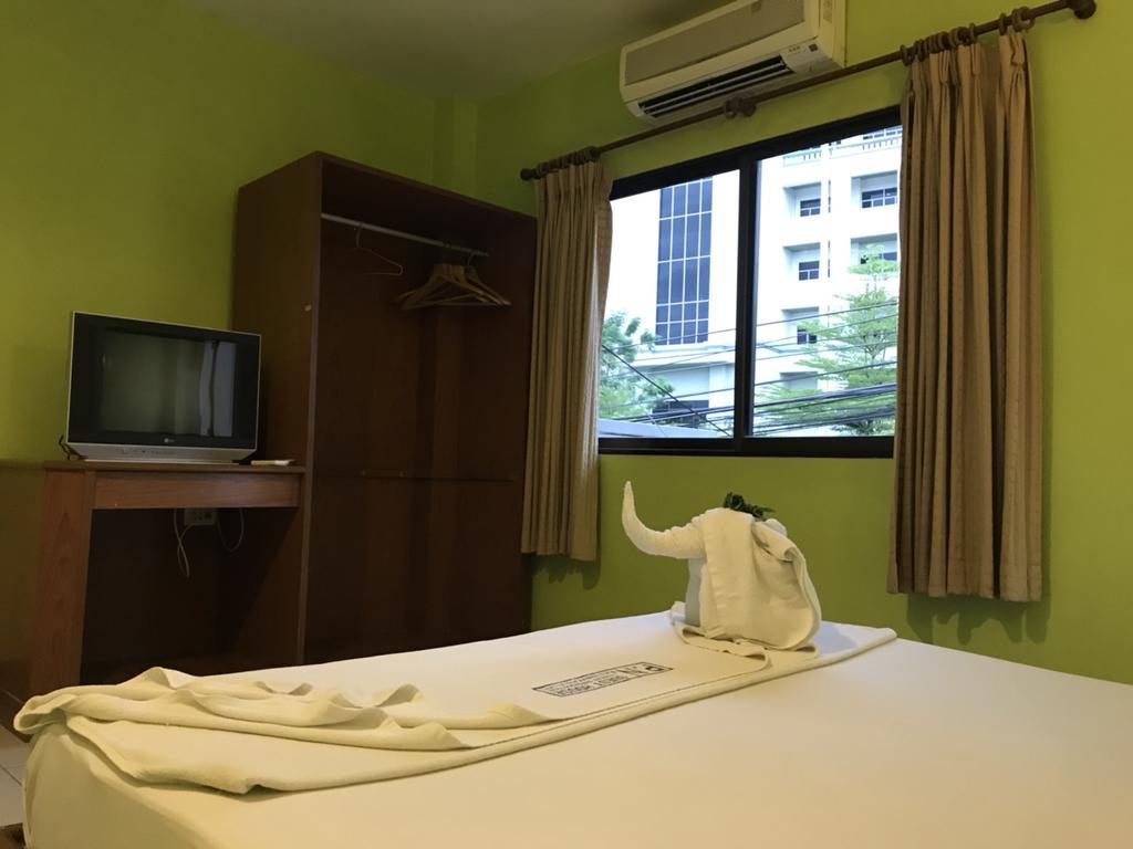 P.N. Guesthouse Krabi town Buitenkant foto