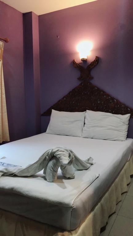 P.N. Guesthouse Krabi town Buitenkant foto