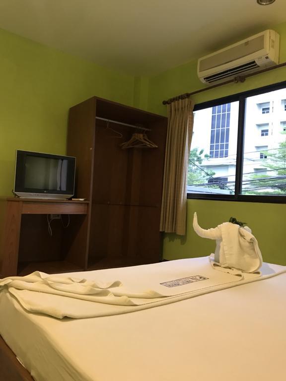 P.N. Guesthouse Krabi town Buitenkant foto