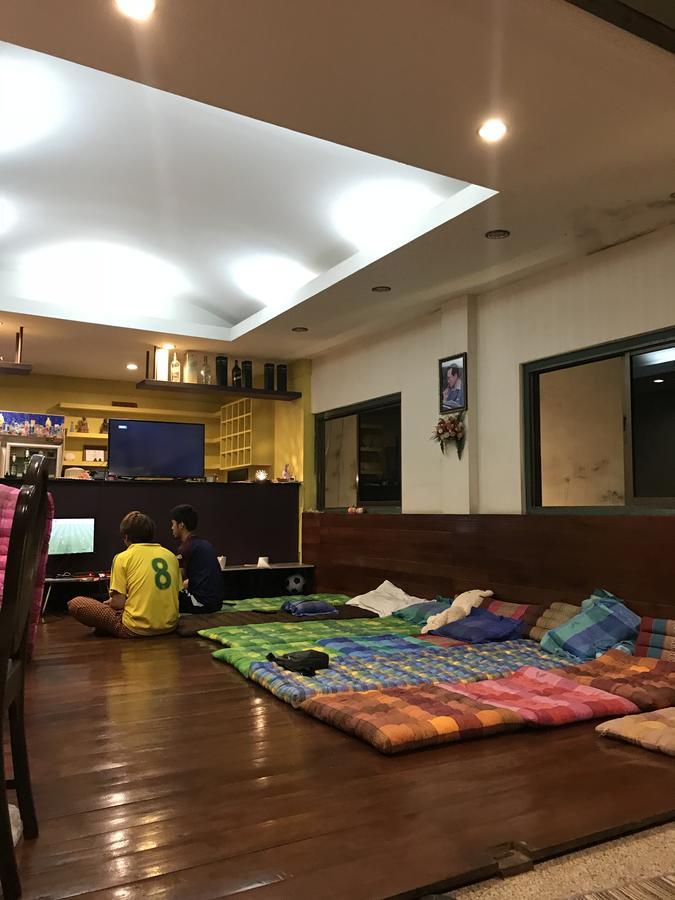 P.N. Guesthouse Krabi town Buitenkant foto