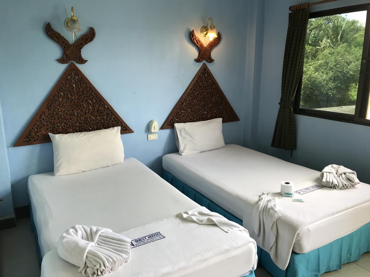 P.N. Guesthouse Krabi town Buitenkant foto